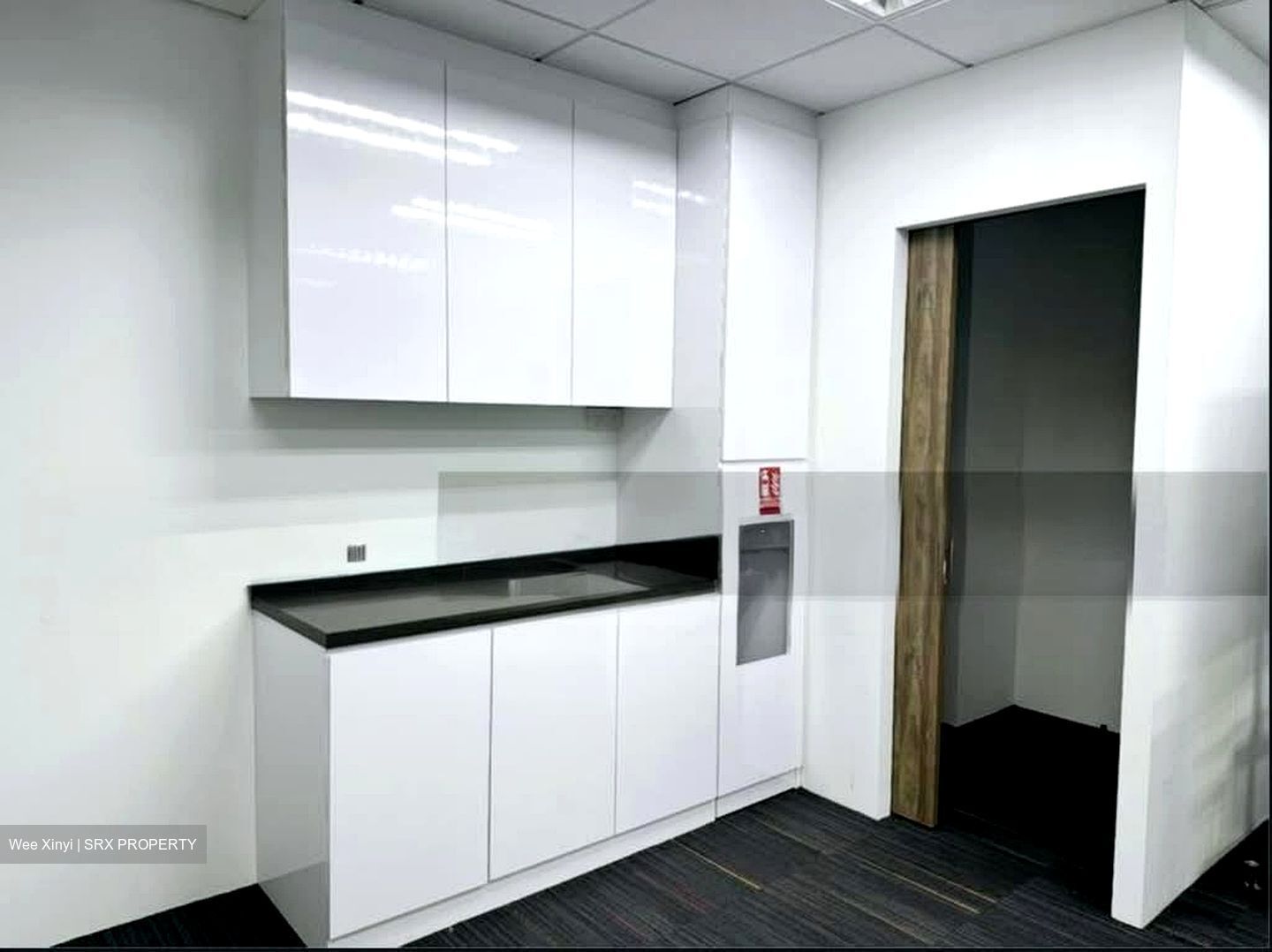 111 Somerset (D9), Office #585540811